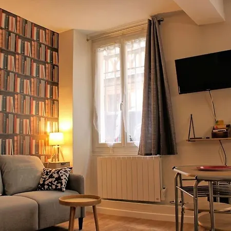 Apartment Charmant Studio